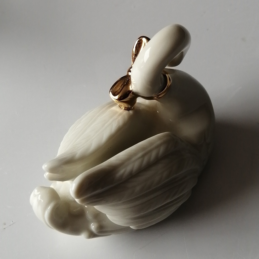 Mikasa Swan Place Card Holder Fine Porcelain Wedding Bells Collection - Picture 6 of 8